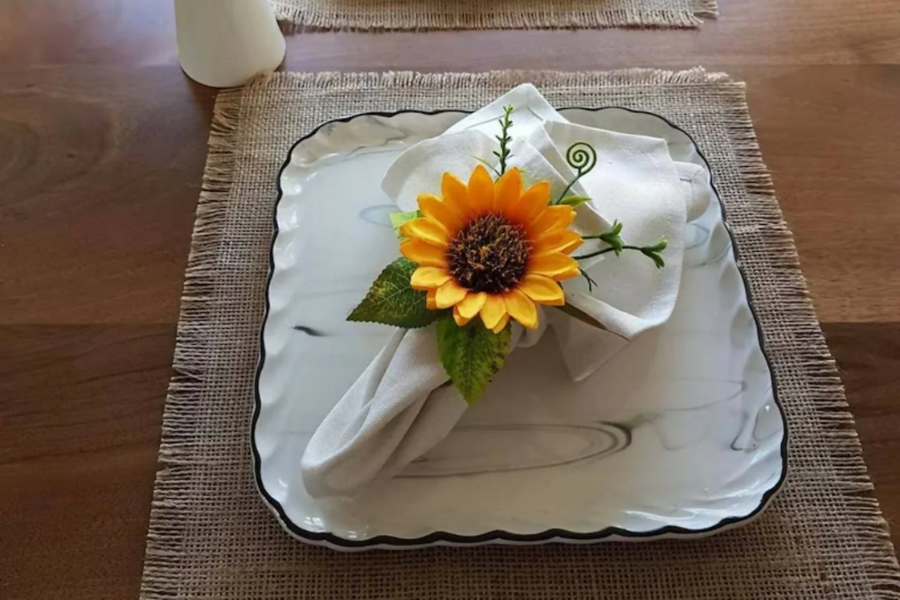 Make Your Tables Attractive with the Elegance of Sunflowers