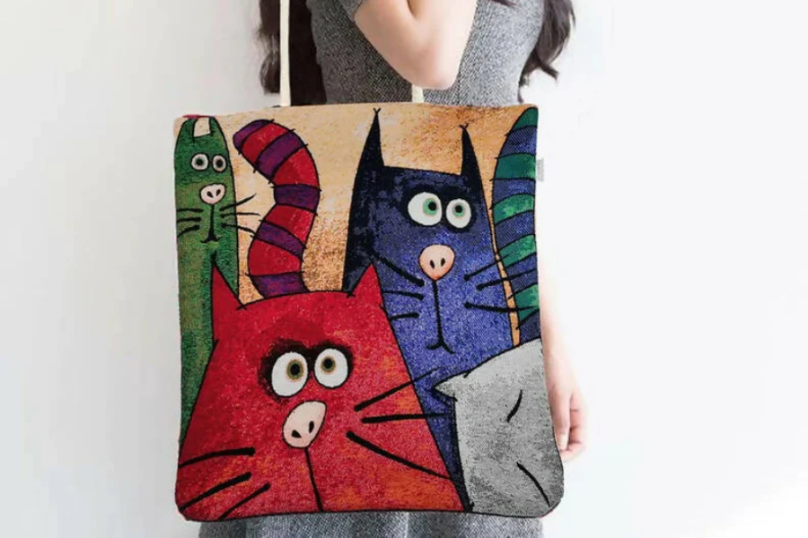 Cat-Printed Tote Bag: Where Style Meets Fun