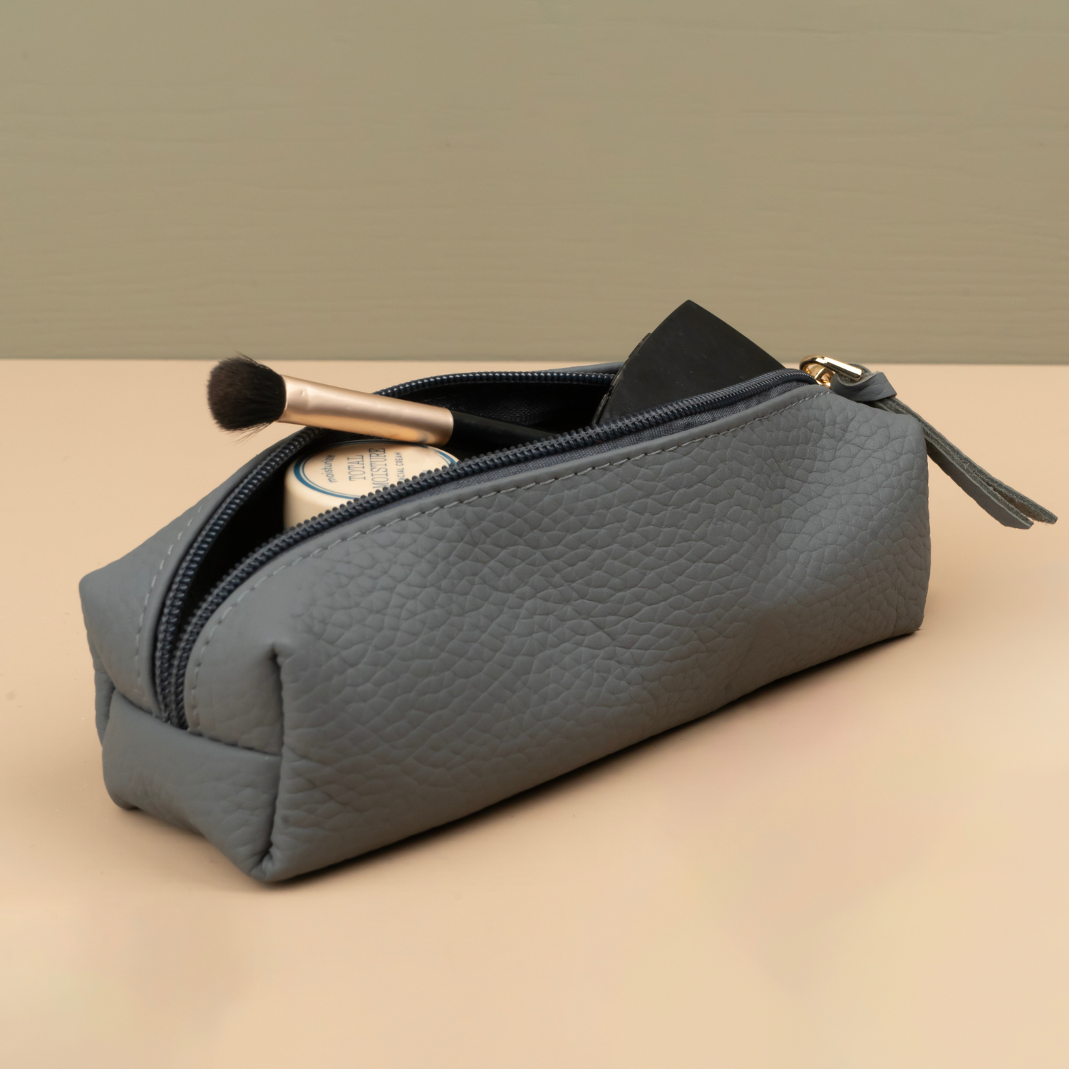 Elegant Leather Makeup Bag - Grey - Aurora