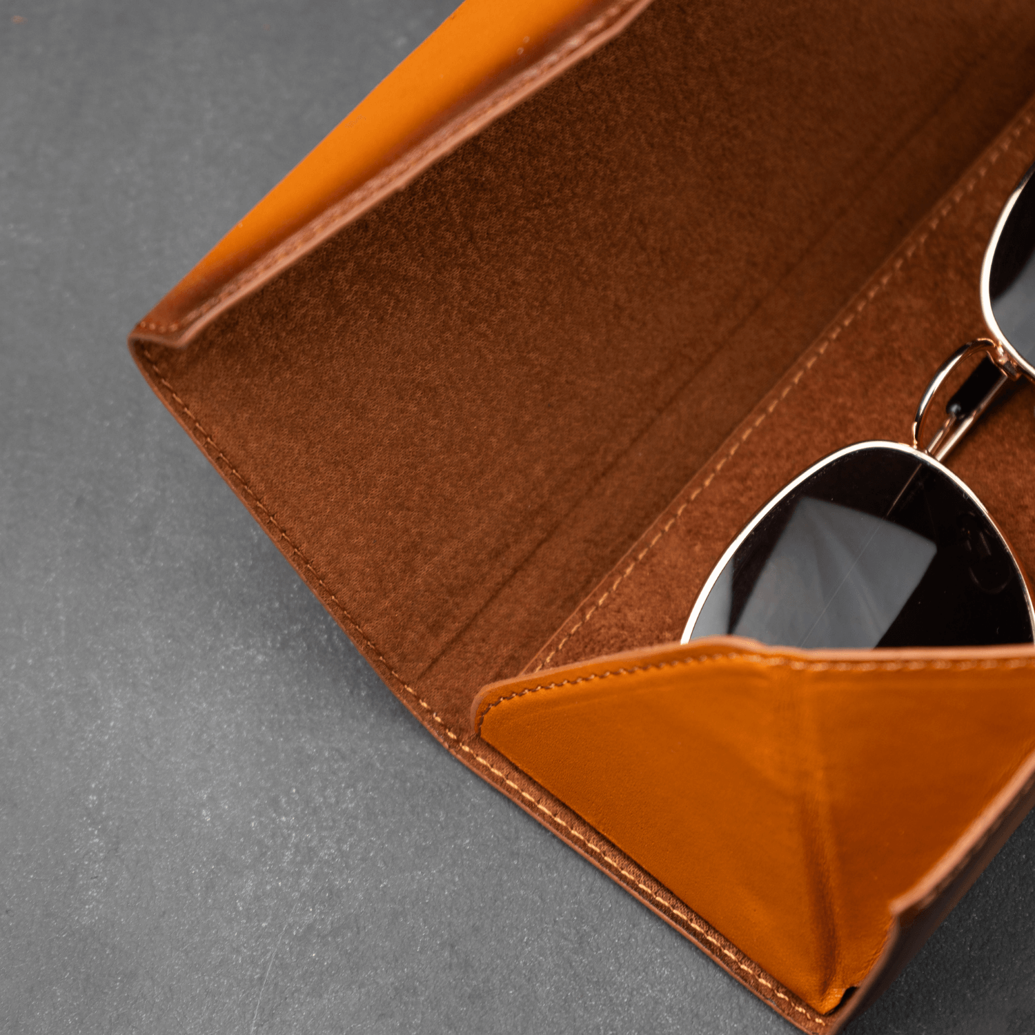 Rustic Brown Leather Sunglasses Case - LEATHEREE