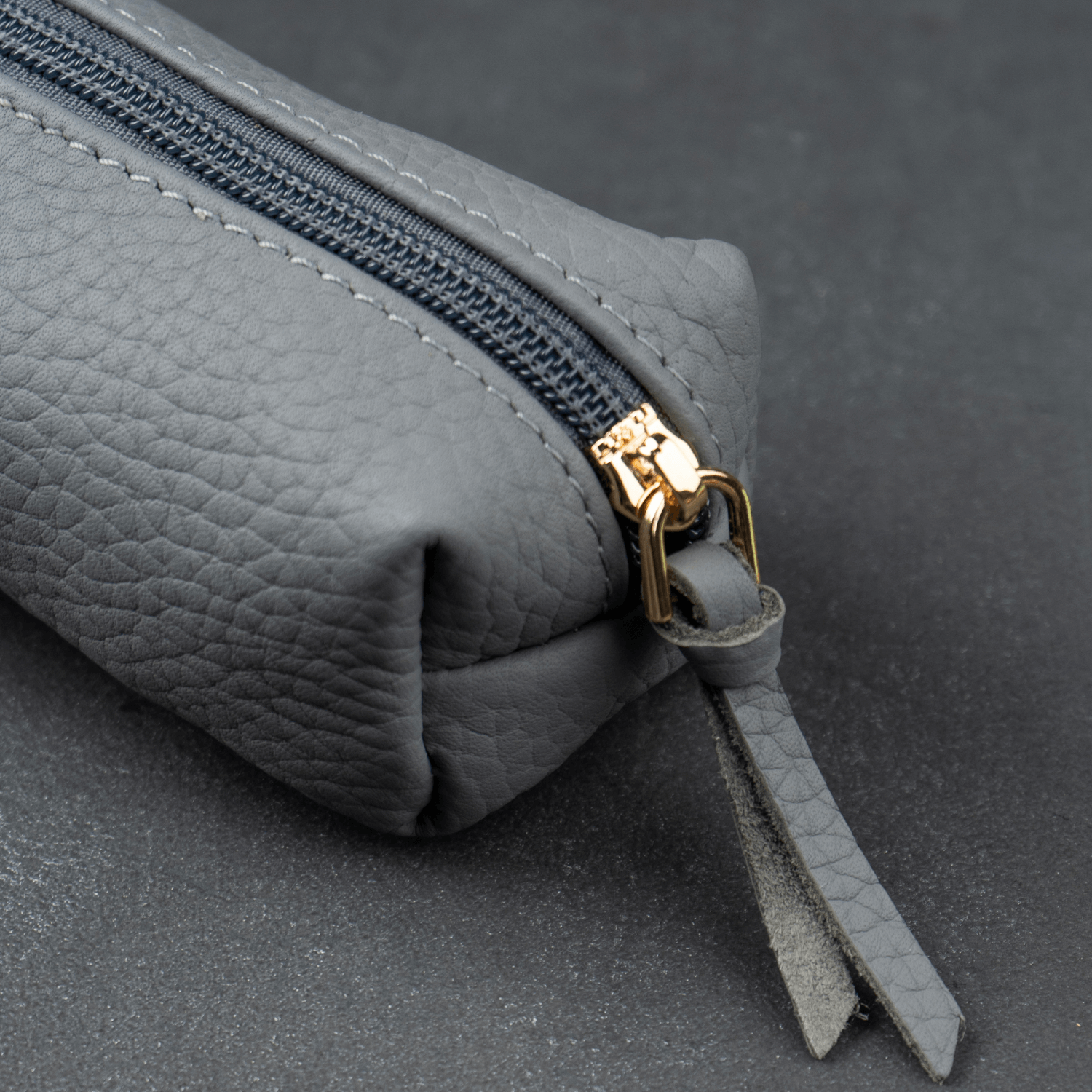 Elegant Leather Makeup Bag - Grey - Aurora