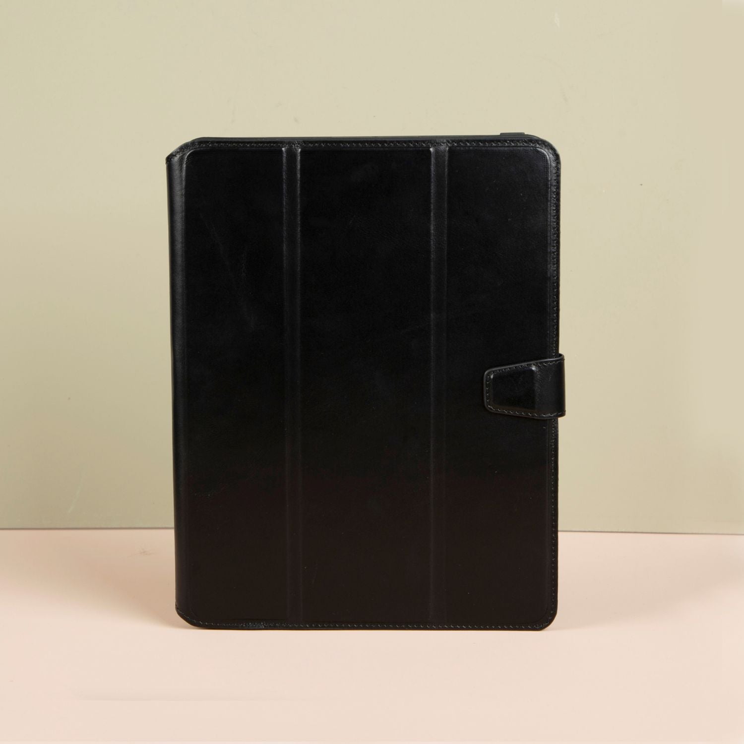 Premium Leather Case for iPad 11 Black | PATERSON