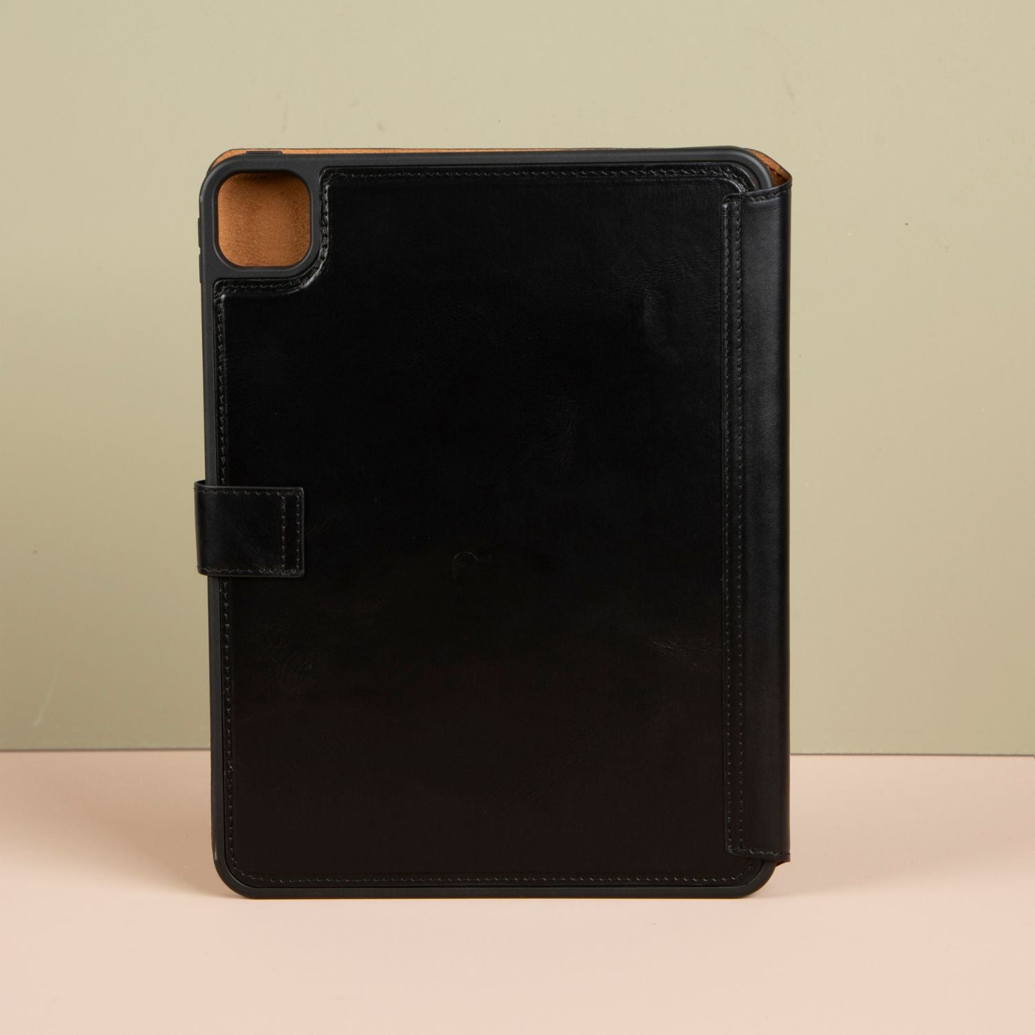 Premium Leather Case for iPad 11 Black | PATERSON