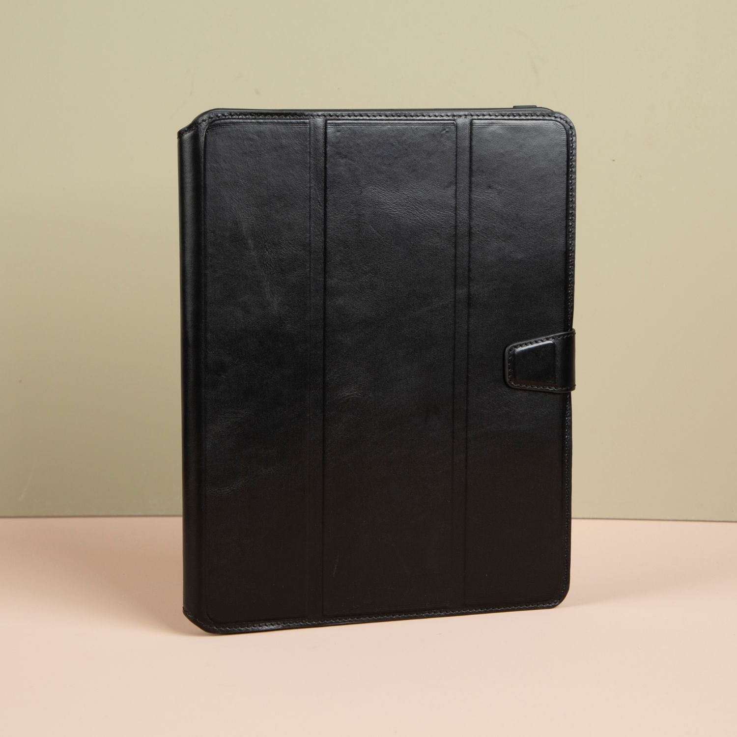 Premium Leather Case for iPad 11 Black | PATERSON