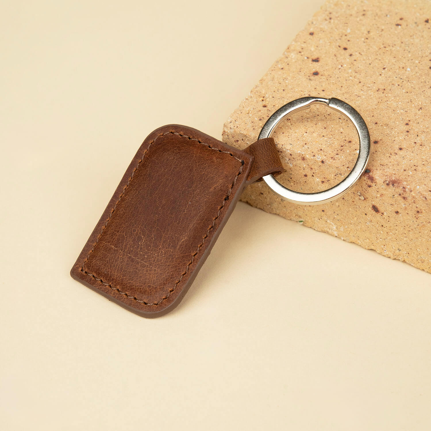 Stylish Leather Keychain - Dark Brown - Burbank