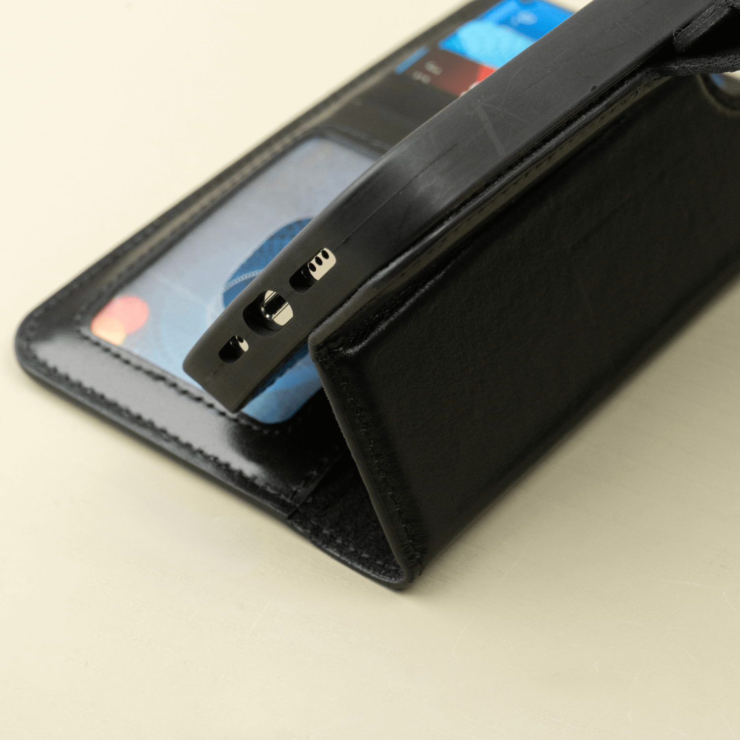 Black Leather iPhone 16 Series Wallet Case - LEATHERE
