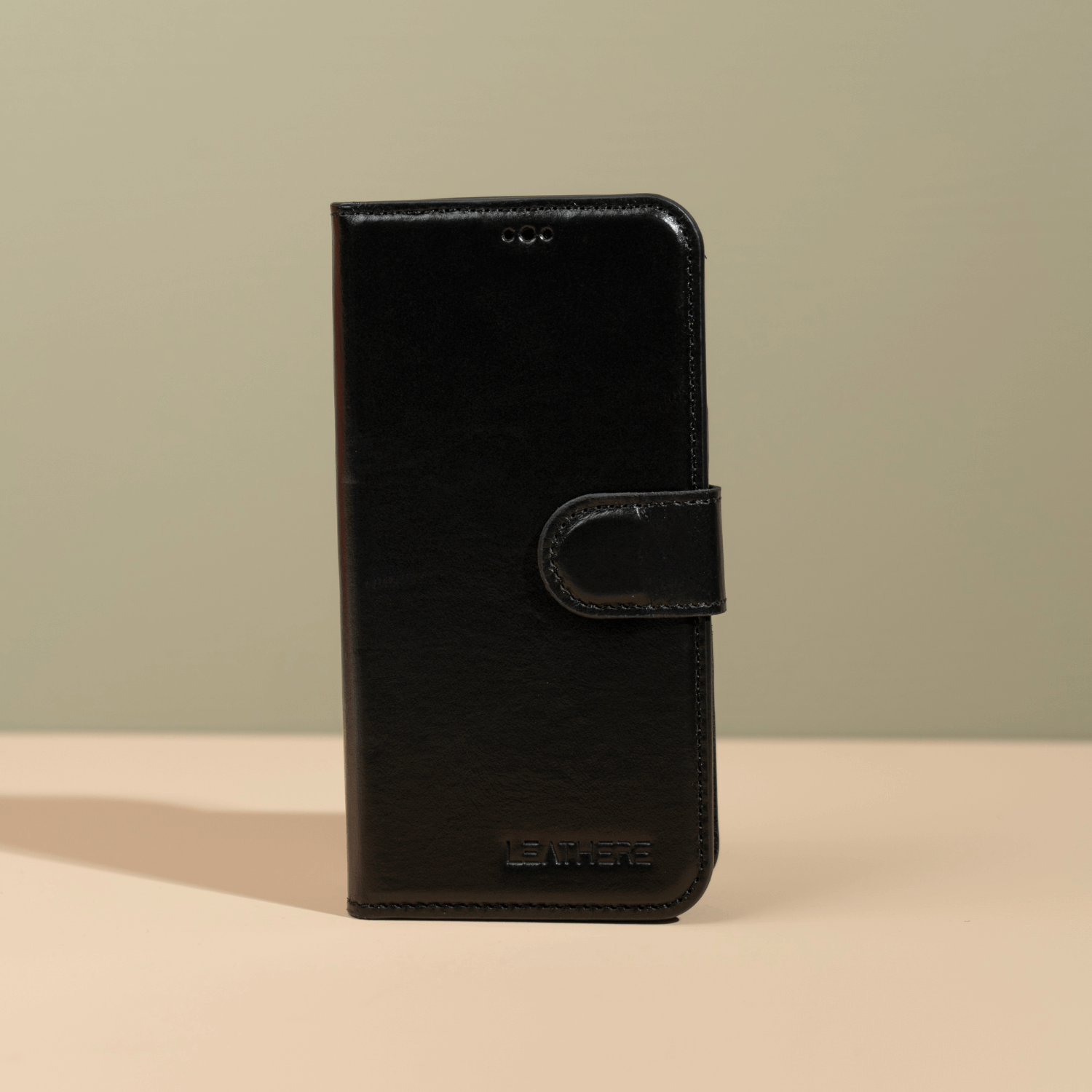 Black Leather iPhone 16 Series Wallet Case - LEATHERE