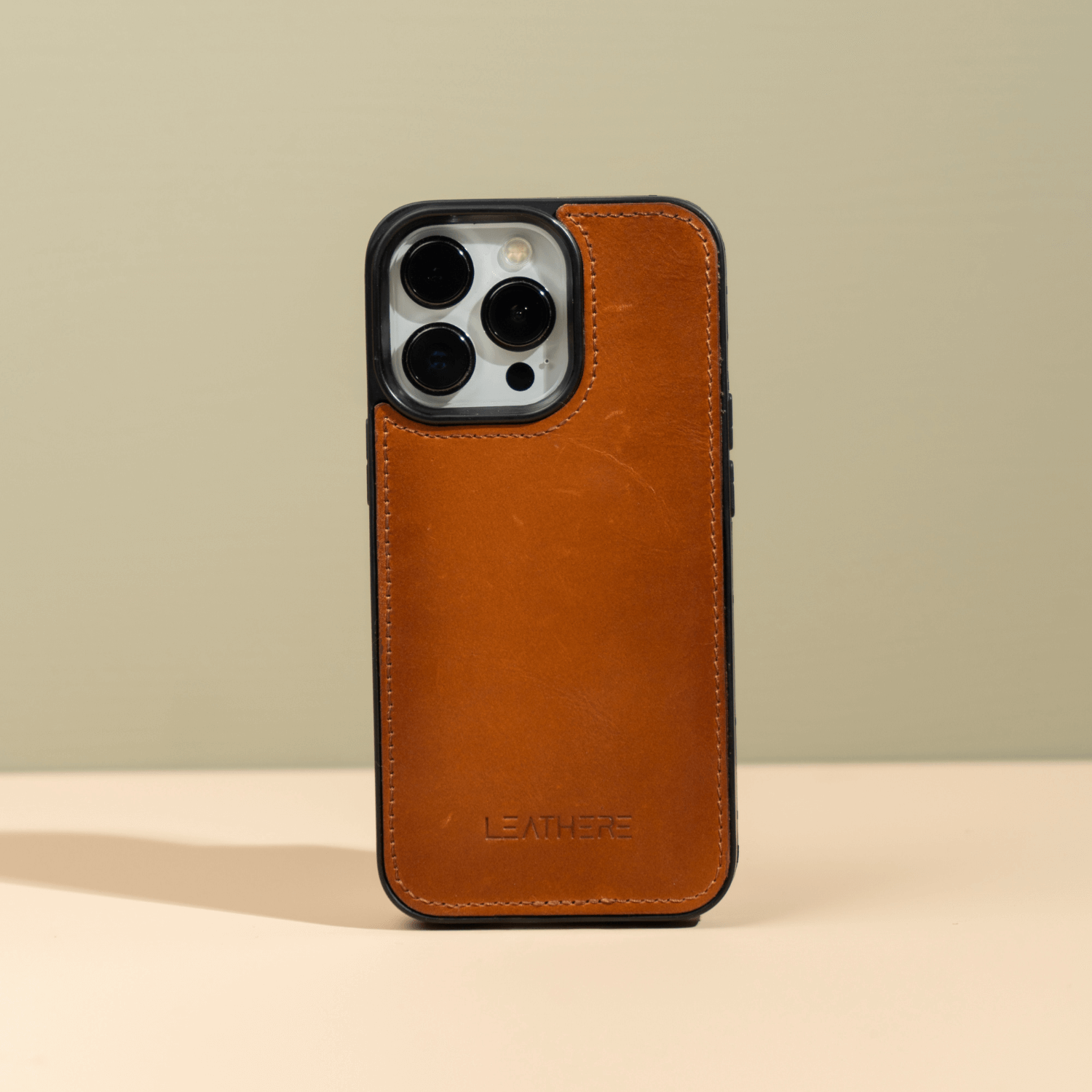 Brown Leather iPhone 16 Series Snap-On Case - LEATHERE