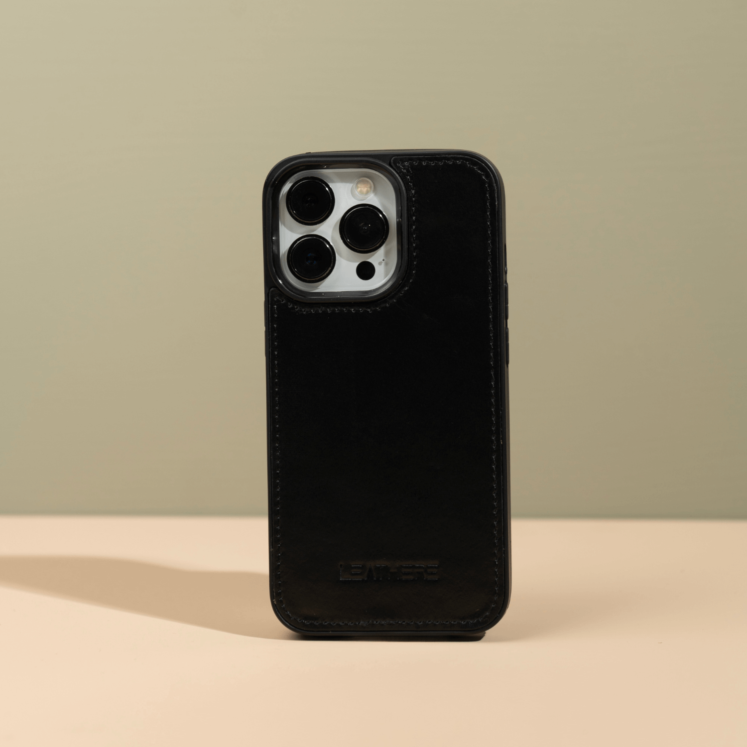 Black Leather iPhone 16 Series Snap-On Case - LEATHERE