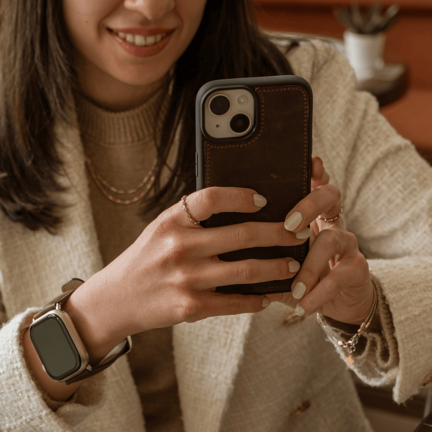 Rustic Brown Leather iPhone 16 Series Snap-On Case - LEATHERE