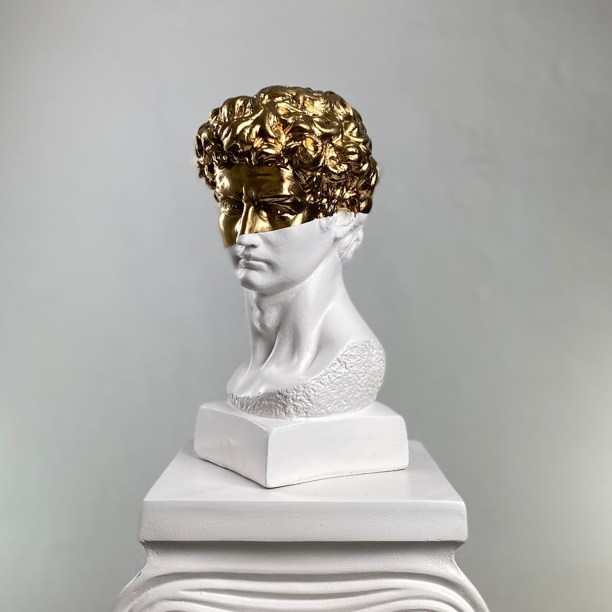 David 'Gold Crown' Pop Art Sculpture, Modern Home Decor - wboxgo.com