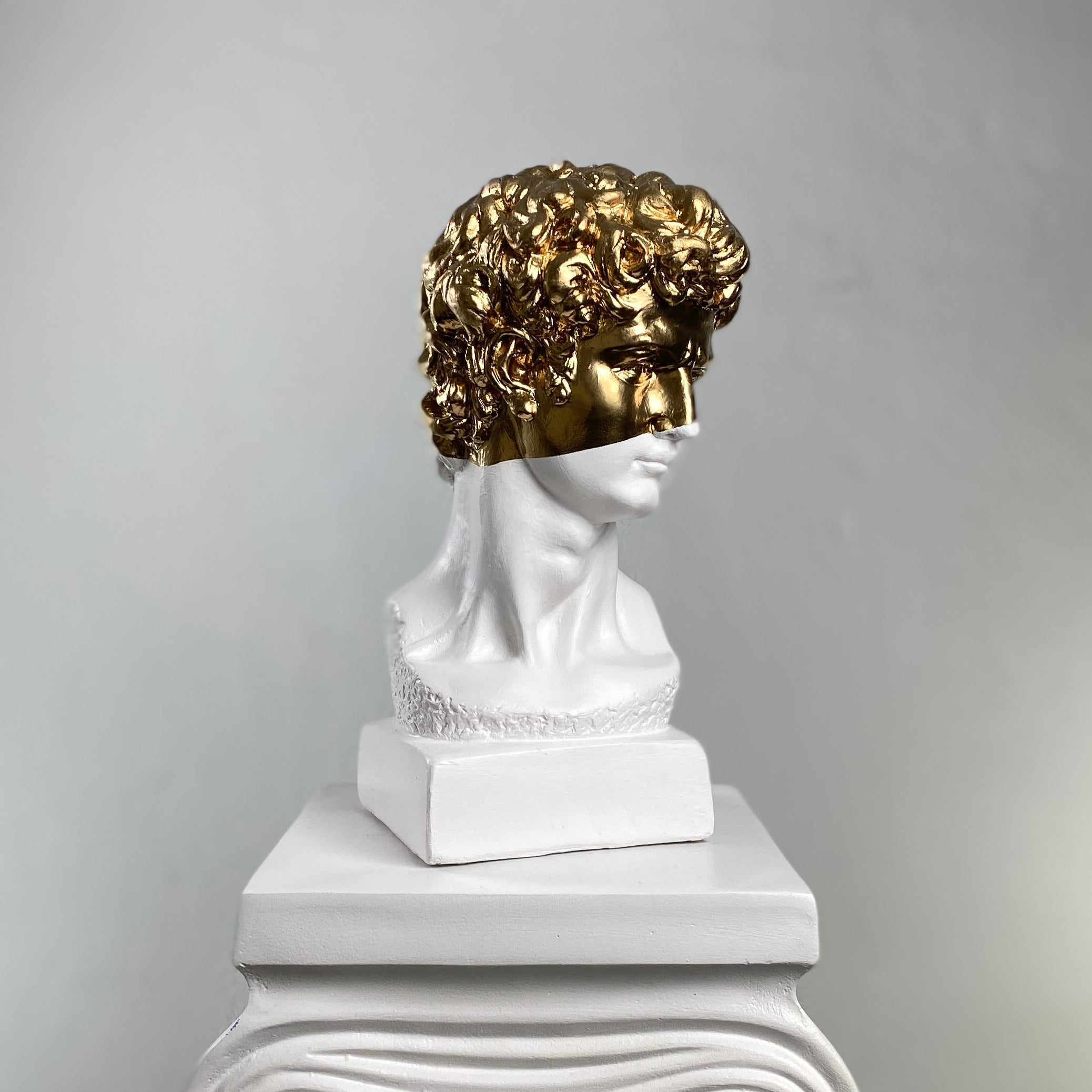 David 'Gold Crown' Pop Art Sculpture, Modern Home Decor - wboxgo.com