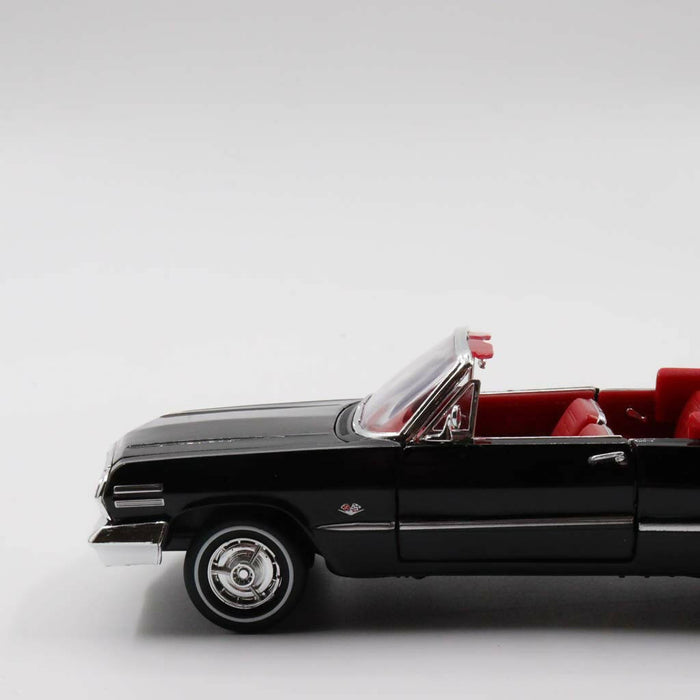 1963 Chevrolet Impala|Scale 1/24 Black Diecast Car|Vintage Convertible Model Car for Collectors|Classic Metal Collection Car|Gift for Dad