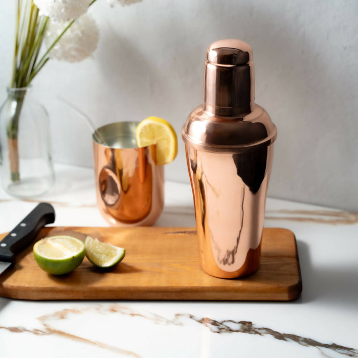 Handcrafted Copper Shaker - Artisan Excellence for Cocktails