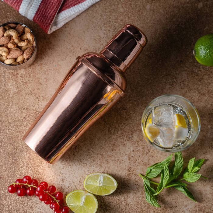 Handcrafted Copper Shaker - Artisan Excellence for Cocktails